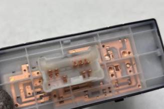 Interrupteur de leve vitre avant droit NISSAN MICRA 5