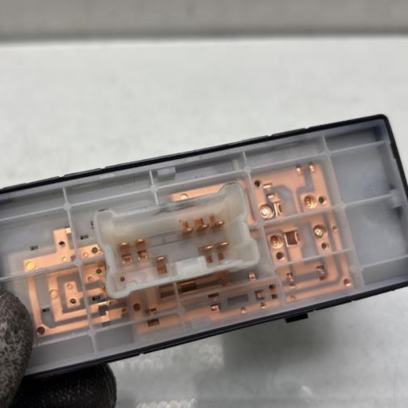 Interrupteur de leve vitre avant droit NISSAN MICRA 5 Photo n°3