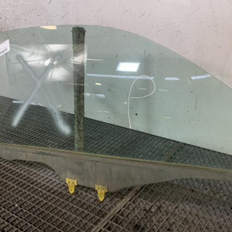 Vitre avant droit NISSAN MICRA 3 Photo n°3