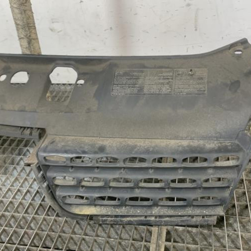 Calandre RENAULT CLIO 2 Photo n°3