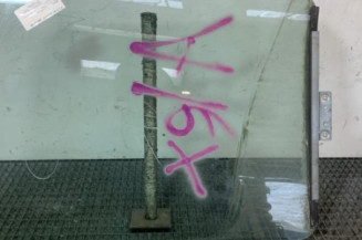 Vitre avant gauche RENAULT MASTER 2 Photo n°1