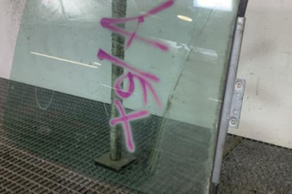 Vitre avant gauche RENAULT MASTER 2