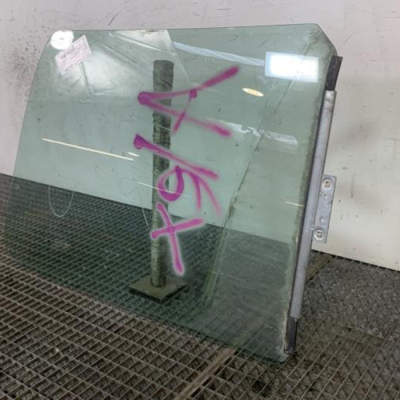 Vitre avant gauche RENAULT MASTER 2 Photo n°3