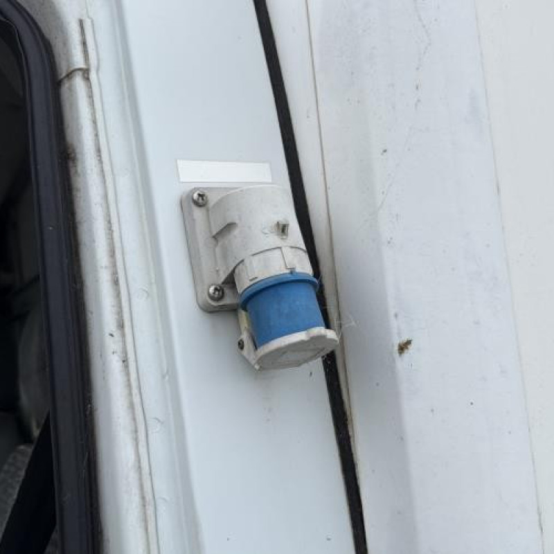 Vitre avant gauche RENAULT MASTER 2 Photo n°15