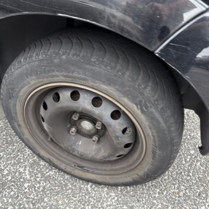 Pare choc arriere CITROEN C3 1 Photo n°10