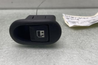 Interrupteur de leve vitre avant droit PEUGEOT 1007 Photo n°1