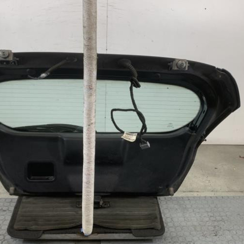 Malle/Hayon arriere FORD FIESTA 6 Photo n°6