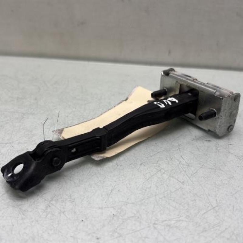 Arret de porte avant droit FORD FOCUS 4 Photo n°1