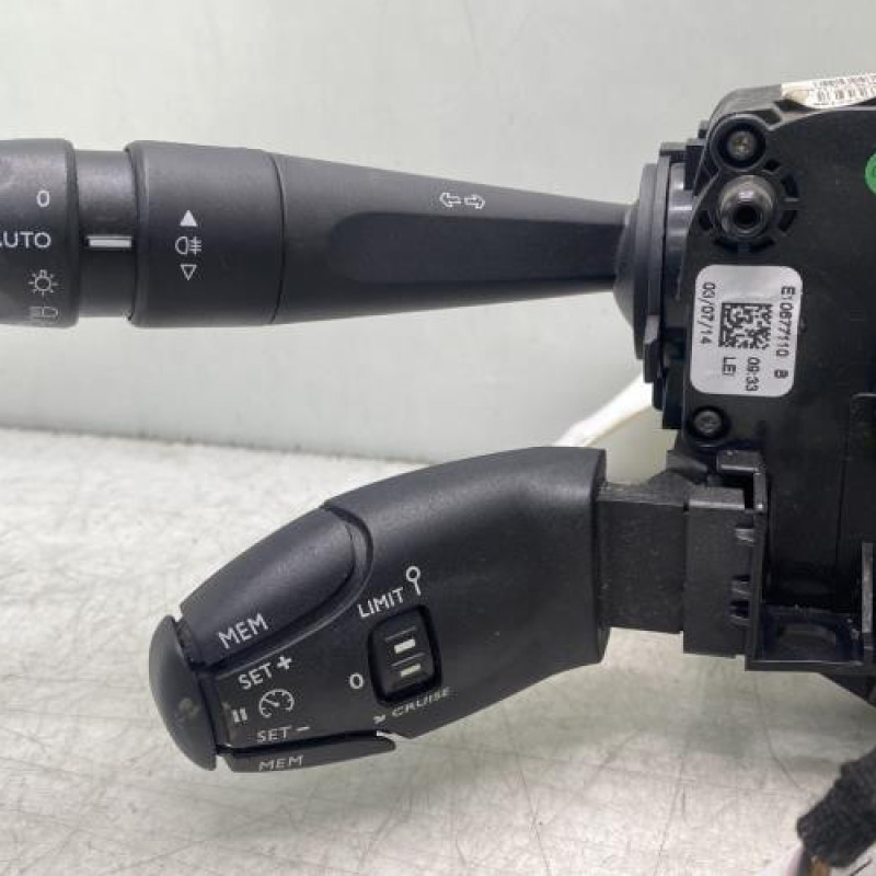 Com (Bloc Contacteur Tournant+Commodo Essuie Glace+Commodo Phare) PEUGEOT 308 2 Photo n°2