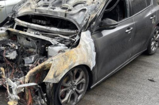 Catadioptre arriere gauche FORD FOCUS 4