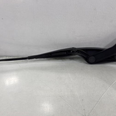 Bras essuie glace avant droit MERCEDES CLASSE C 204