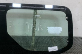 Vitre arriere droit PEUGEOT PARTNER 2 Photo n°1