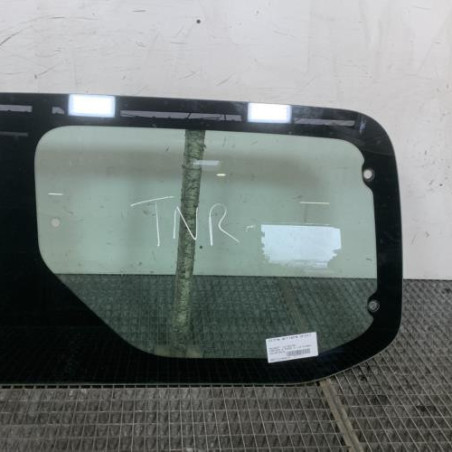 Vitre arriere droit PEUGEOT PARTNER 2 Photo n°1