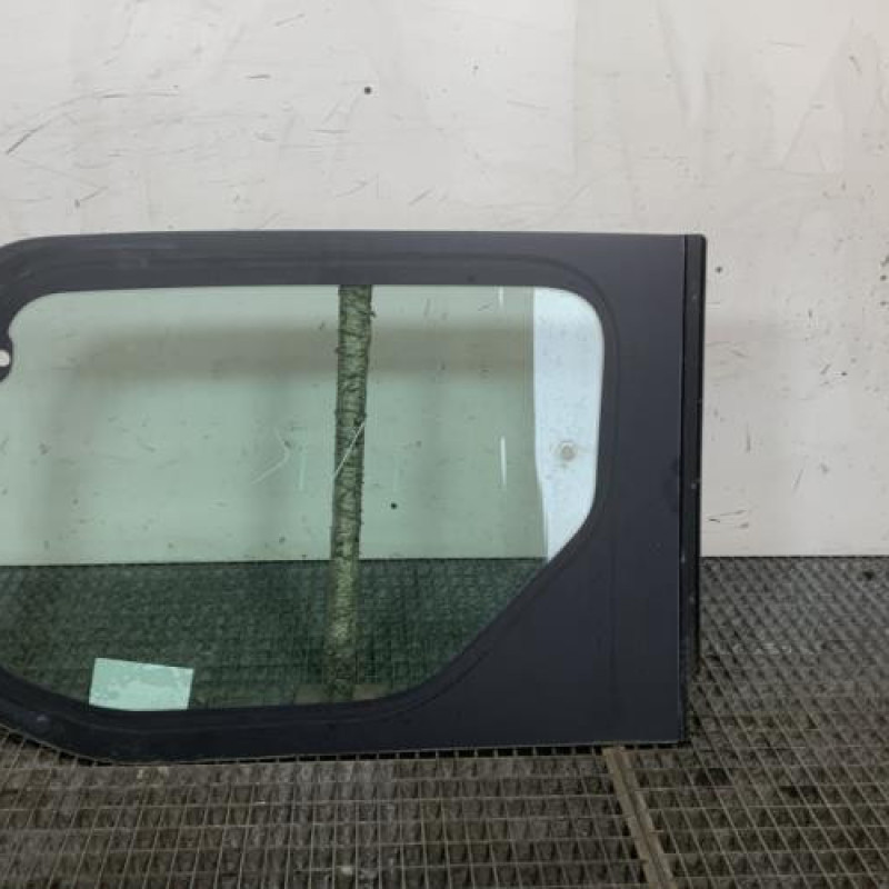 Vitre arriere droit PEUGEOT PARTNER 2 Photo n°4