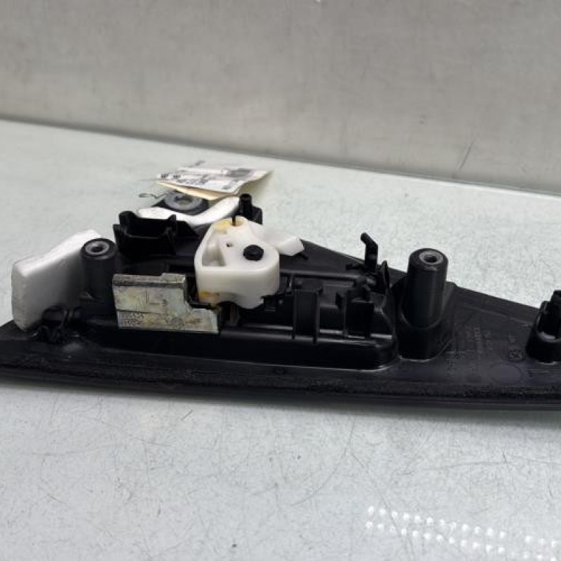 Poignee porte arriere gauche RENAULT CLIO 4 Photo n°4