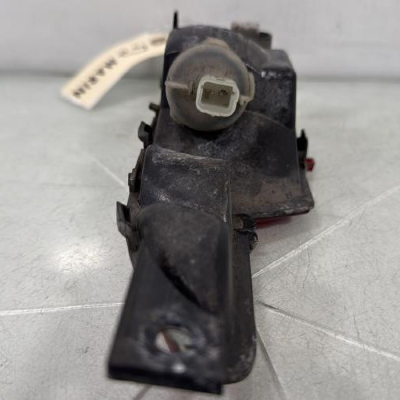 Anti brouillard arriere PEUGEOT 208 1 Photo n°2