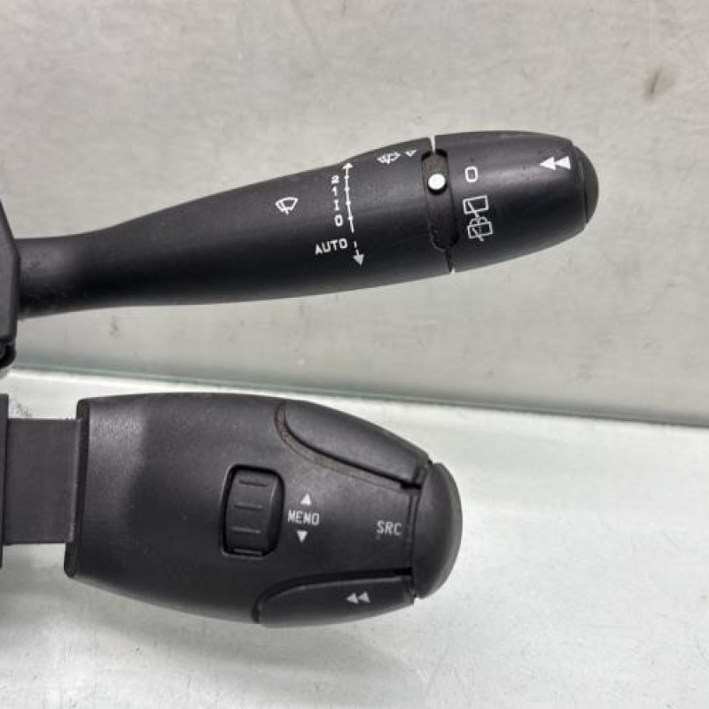 Com (Bloc Contacteur Tournant+Commodo Essuie Glace+Commodo Phare) PEUGEOT 307 Photo n°4