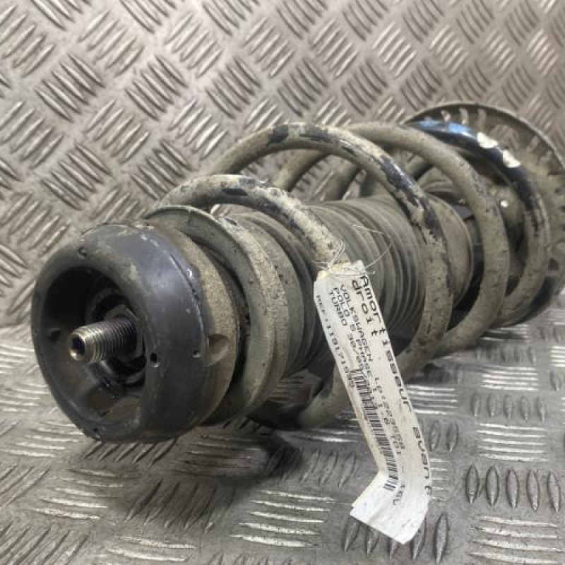 Amortisseur avant droit VOLKSWAGEN POLO 5 Photo n°4