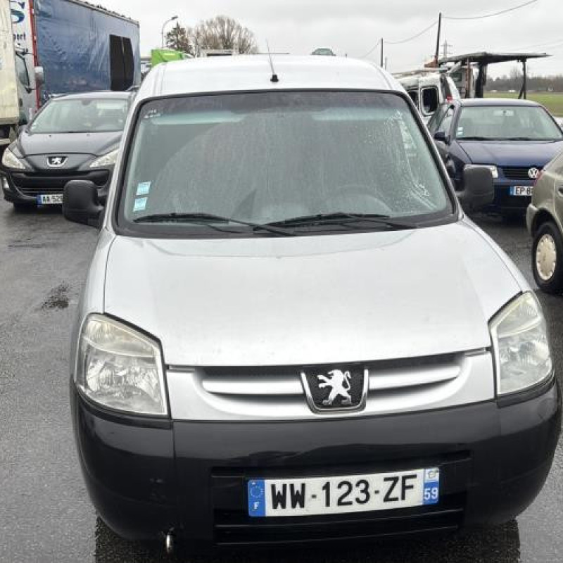 Vitre avant droit PEUGEOT PARTNER 1 Photo n°6
