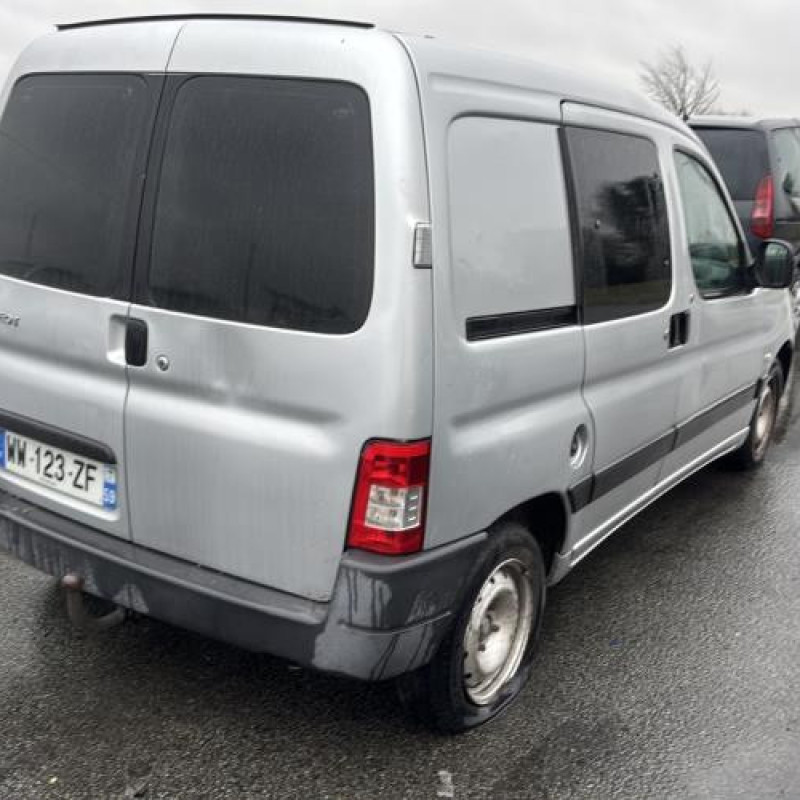 Vitre avant droit PEUGEOT PARTNER 1 Photo n°9