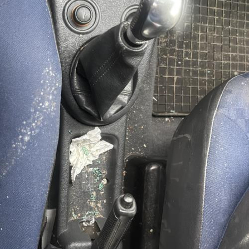 Vitre avant droit PEUGEOT PARTNER 1 Photo n°20