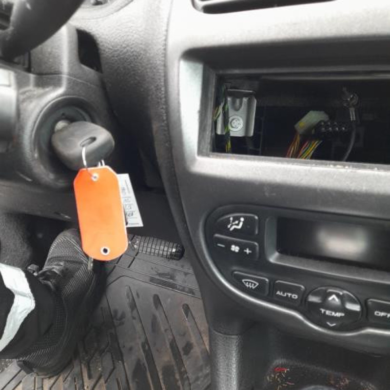 Com (Bloc Contacteur Tournant+Commodo Essuie Glace+Commodo Phare) PEUGEOT 206 Photo n°16