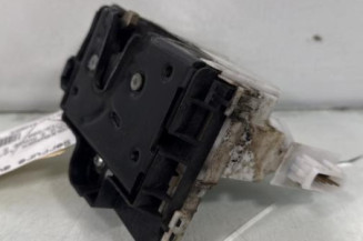 Serrure avant gauche VOLKSWAGEN POLO 3 Photo n°1