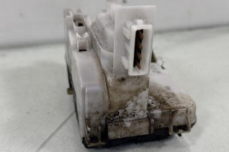 Serrure avant gauche VOLKSWAGEN POLO 3