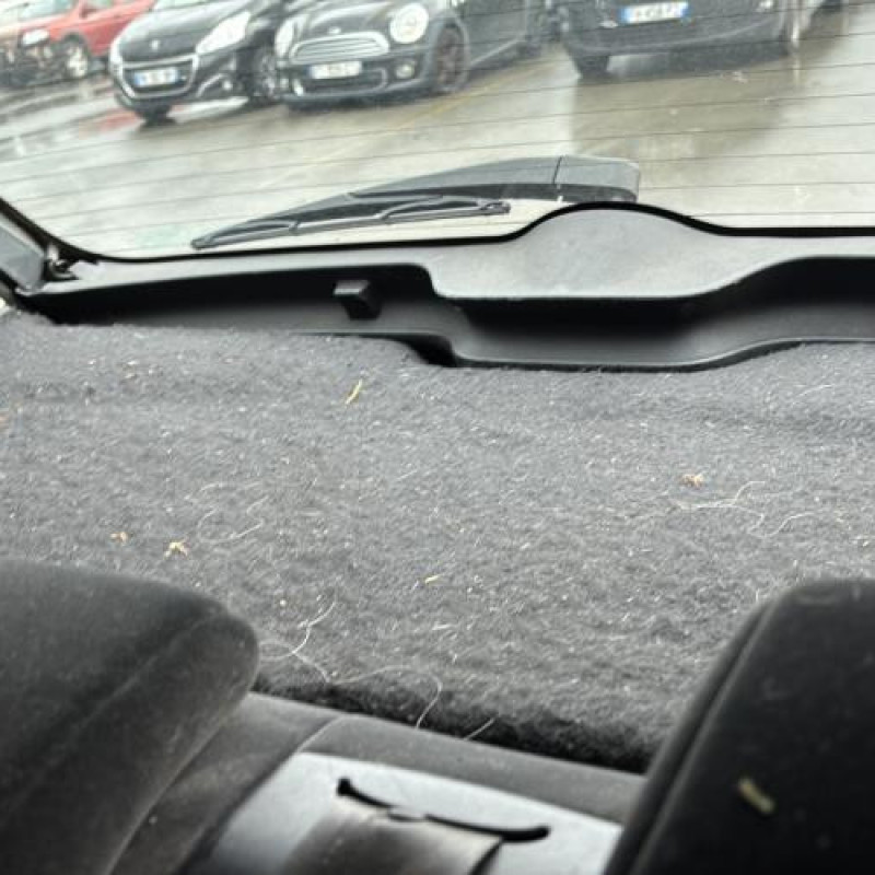 Anti brouillard arriere gauche CITROEN C4 1 Photo n°17