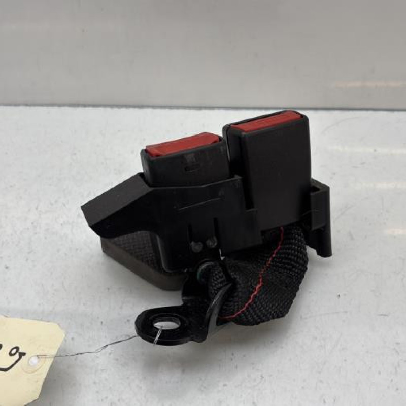 Attache ceinture arriere droit RENAULT CLIO 3 Photo n°1