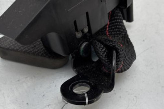 Attache ceinture arriere droit RENAULT CLIO 3