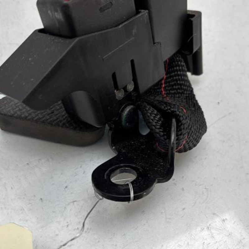 Attache ceinture arriere droit RENAULT CLIO 3 Photo n°2