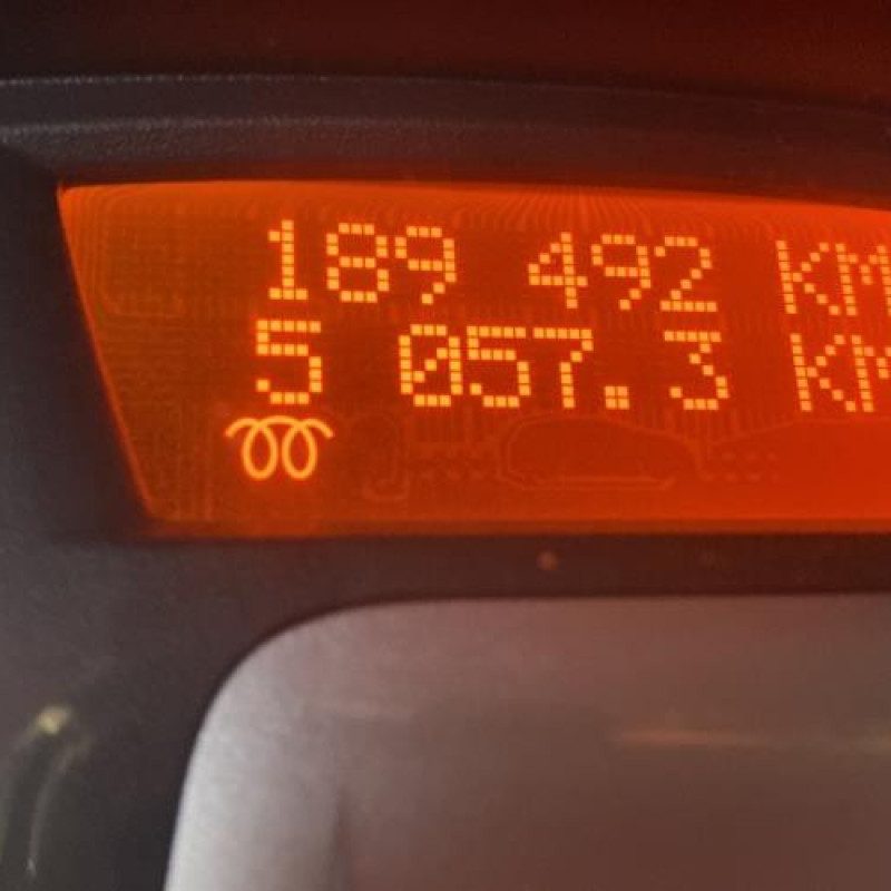 Trappe d'essence RENAULT CLIO 3 Photo n°16