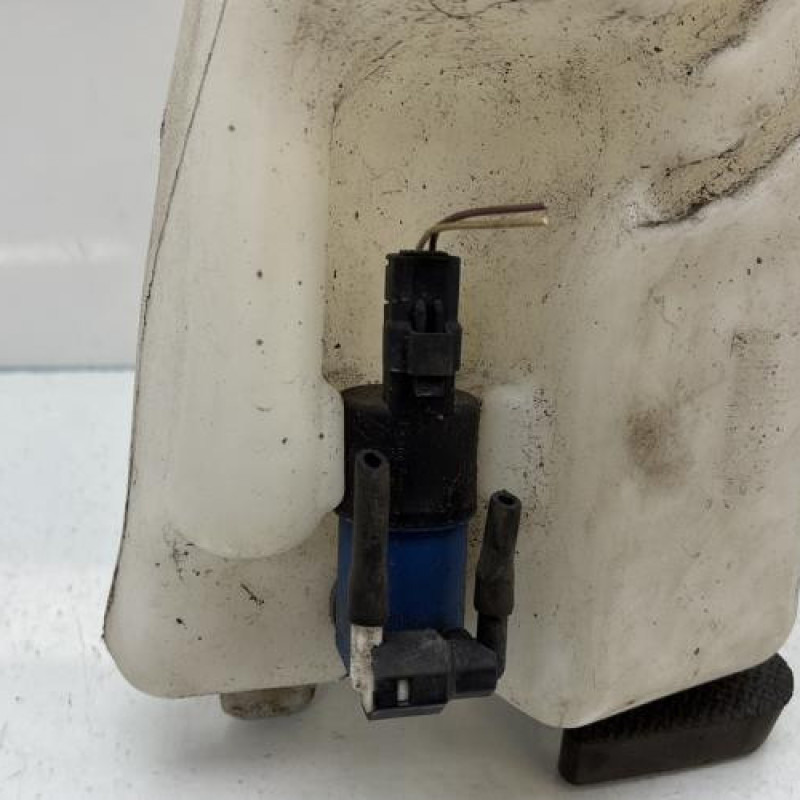 Vase de lave glace RENAULT CLIO 3 Photo n°4