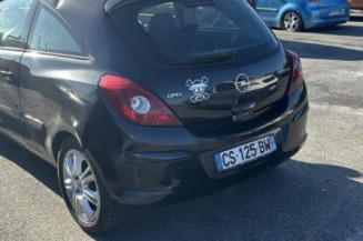 Custode avant gauche OPEL CORSA D