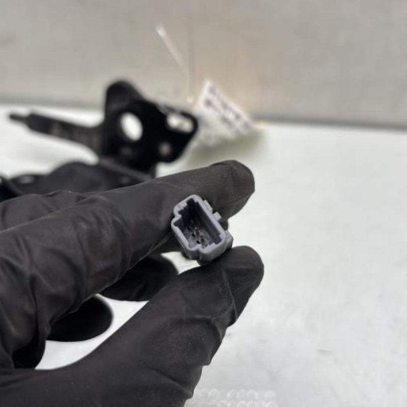 Attache ceinture arriere droit RENAULT CLIO 4 Photo n°3