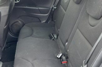 Attache ceinture arriere droit RENAULT CLIO 4