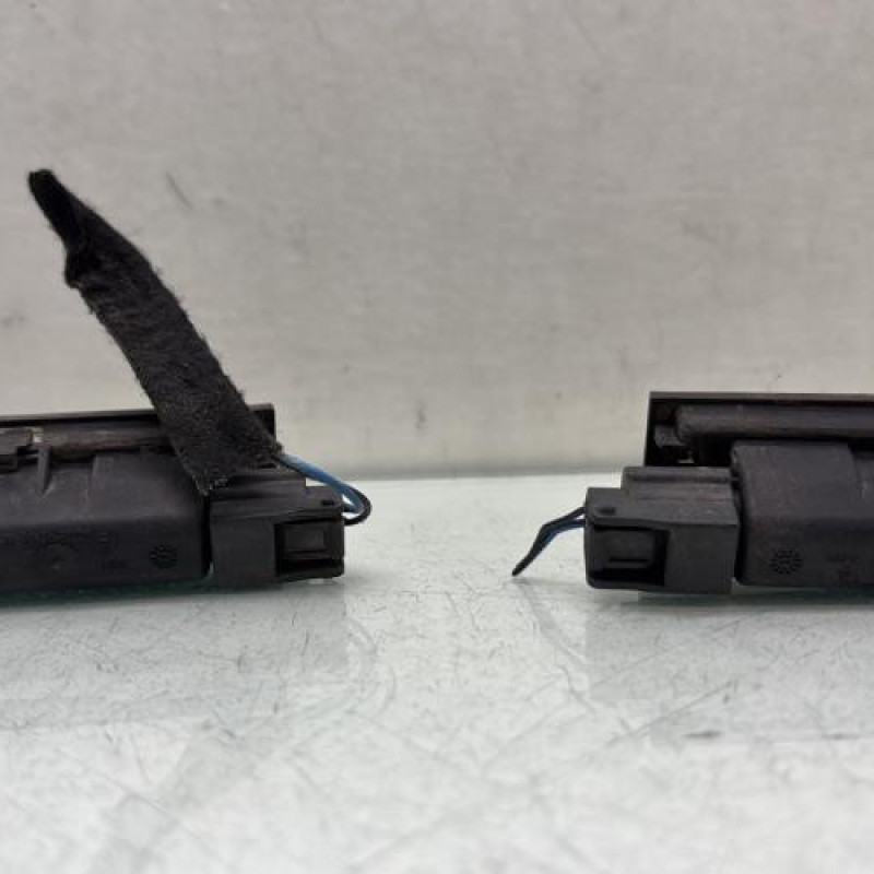 Eclairage de plaque RENAULT CLIO 4 Photo n°2