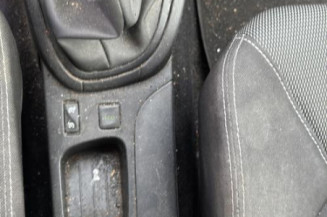 Poignee interieur arriere gauche RENAULT CLIO 4