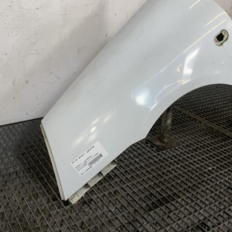 Aile avant gauche RENAULT CLIO 2 Photo n°2