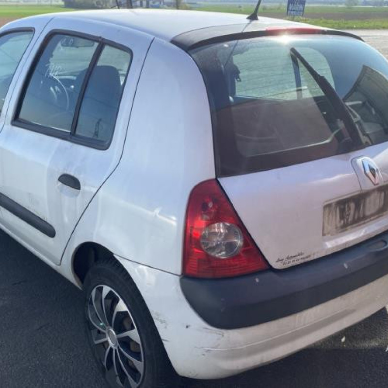 Aile avant gauche RENAULT CLIO 2 Photo n°8