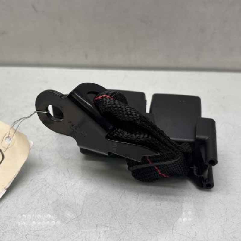Attache ceinture arriere droit RENAULT CLIO 3 Photo n°2
