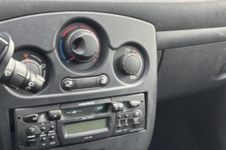 Attache ceinture arriere droit RENAULT CLIO 3