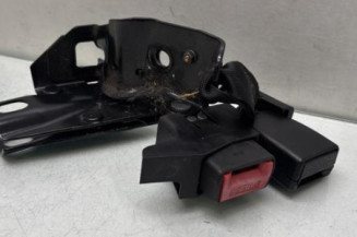 Attache ceinture arriere gauche RENAULT CLIO 3 Photo n°1
