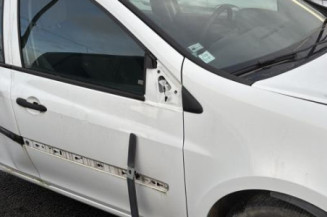 Attache ceinture arriere gauche RENAULT CLIO 3