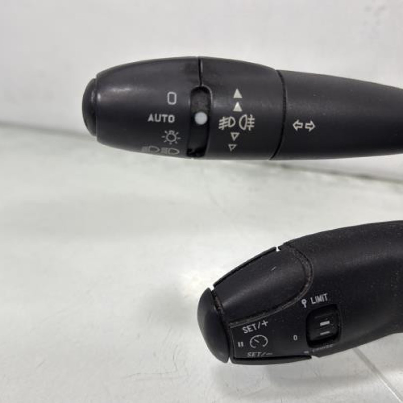 Com (Bloc Contacteur Tournant+Commodo Essuie Glace+Commodo Phare) CITROEN C3 1 Photo n°2