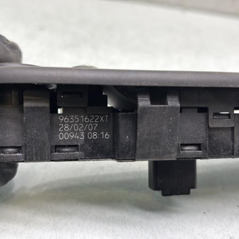 Interrupteur de leve vitre avant gauche PEUGEOT 307 Photo n°4