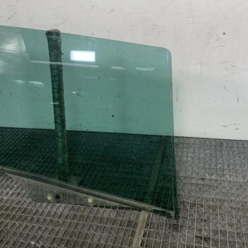 Vitre arriere droit PEUGEOT 307 Photo n°3