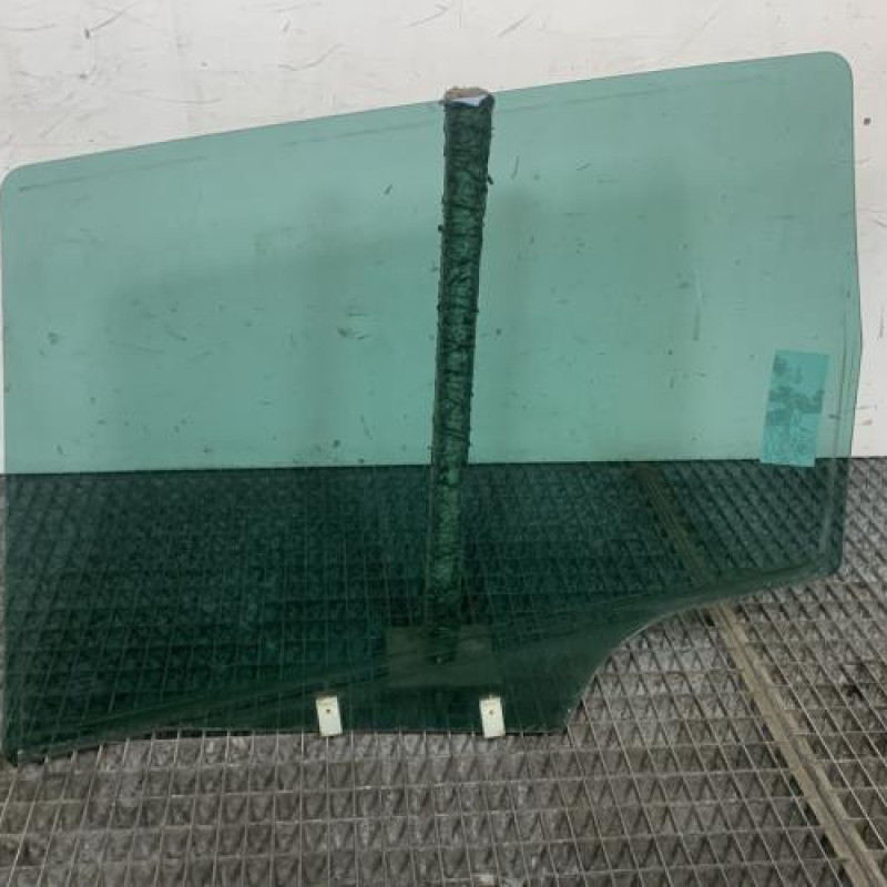 Vitre arriere droit PEUGEOT 307 Photo n°5