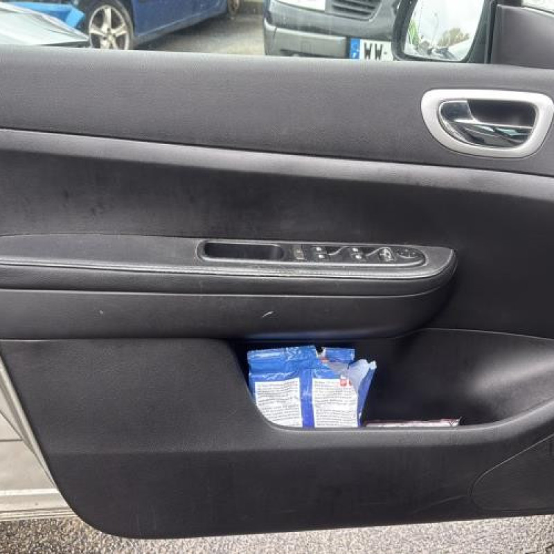 Vitre arriere droit PEUGEOT 307 Photo n°15